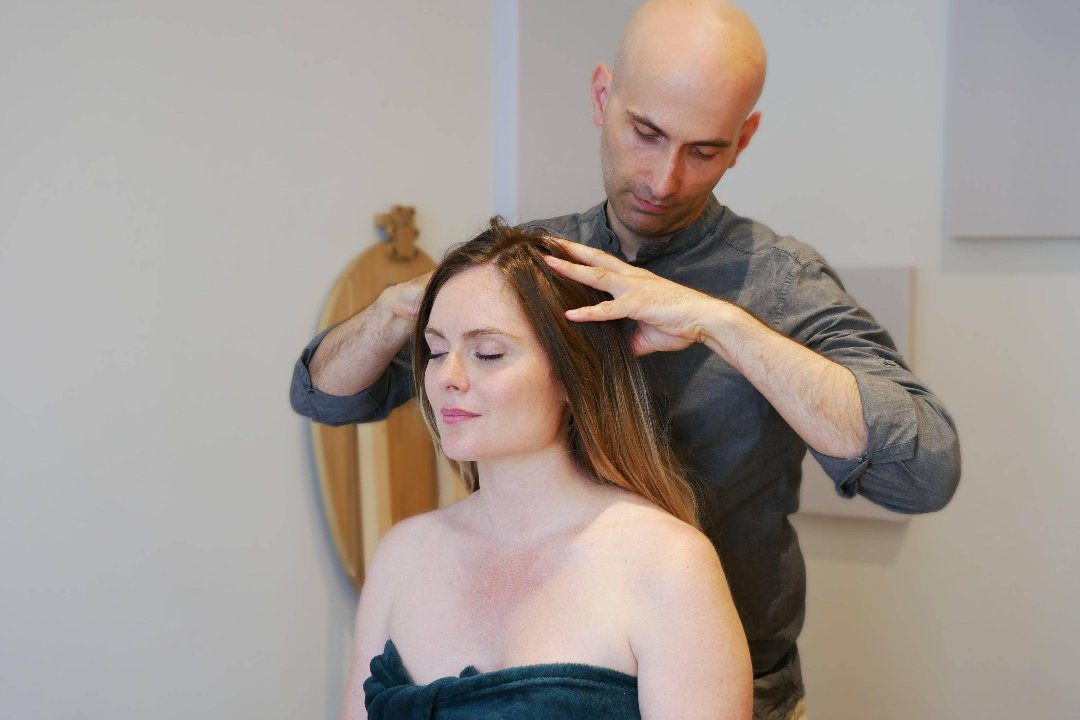 Jérémy Boyé - Massage Bien-être - Paris 10, Rue du Faubourg-Poissonnière, Paris