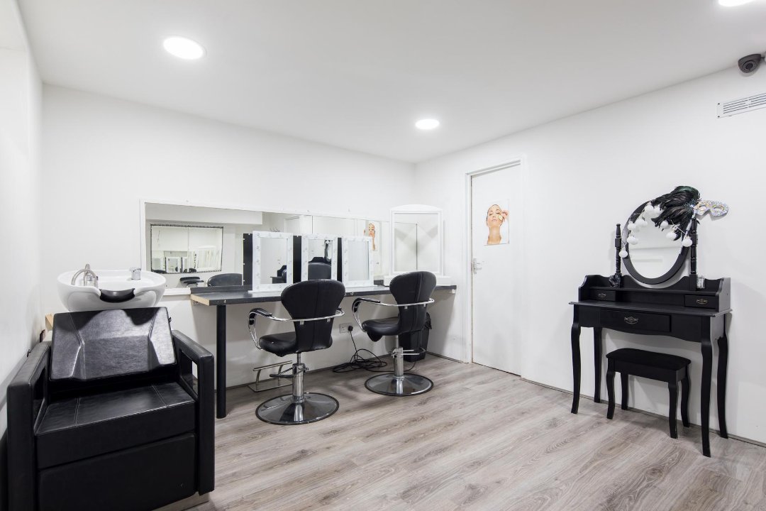 Glow Hair & Beauty, Bow, London