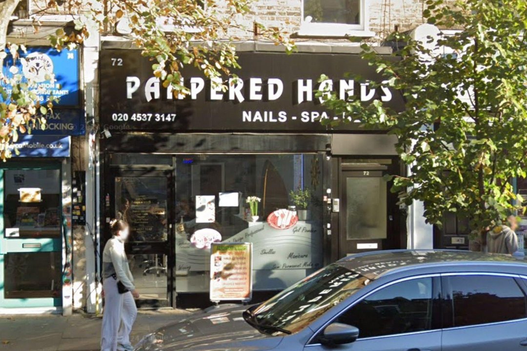 Dxy's Clinic at Pampered Hands, Hackney Downs, London