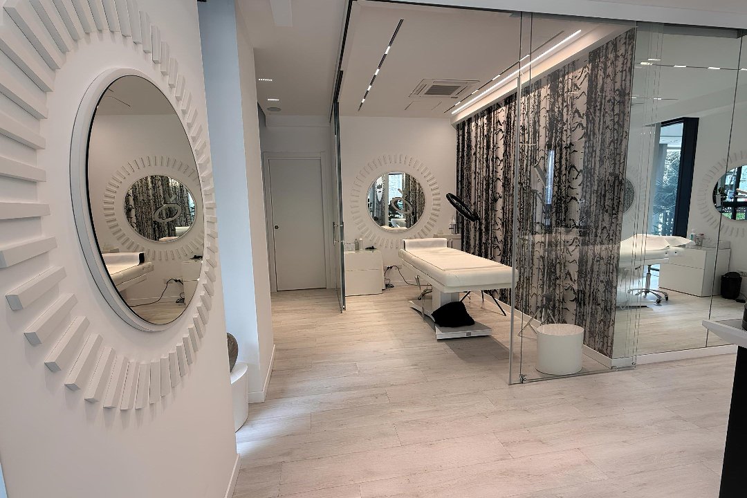 Heylash Milano Moscova, Moscova, Milano