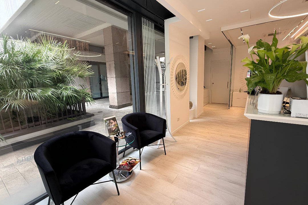 Heylash Milano Moscova, Moscova, Milano