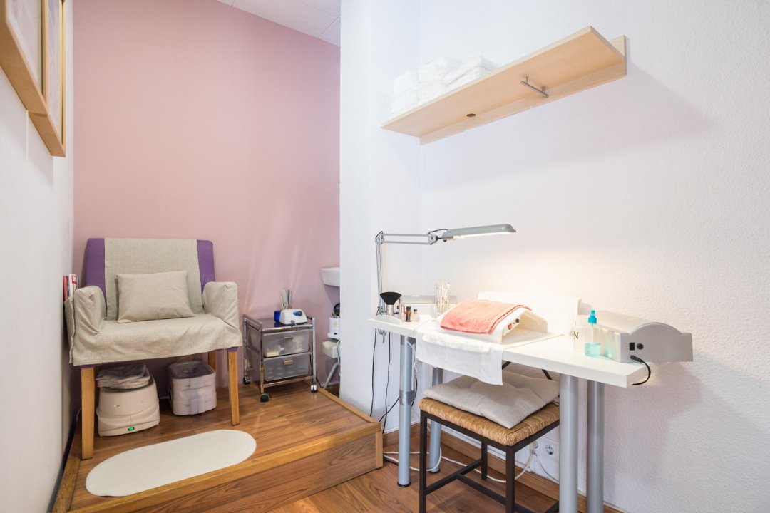 Lola Blanes Benestar, Alfons X, Barcelona