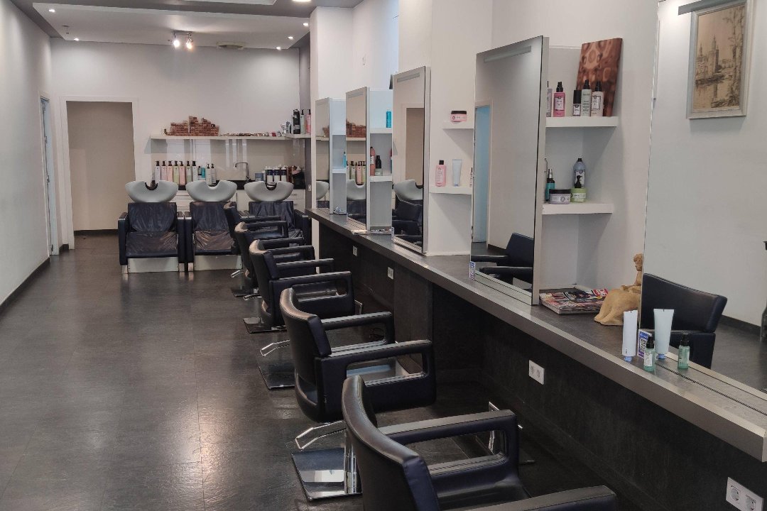 Venegas Peluqueros, Triana Este, Sevilla