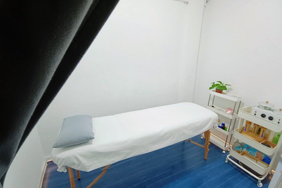 Serene Spa -Estética filipina-, Plaça del Centre, Barcelona