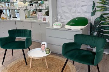 BEAUTY BY M ESTHETIQUE CHEZ DIVINE IDYLLE
