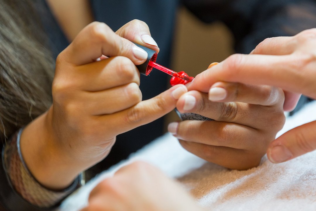 Brows & Nails HQ, Soho, London