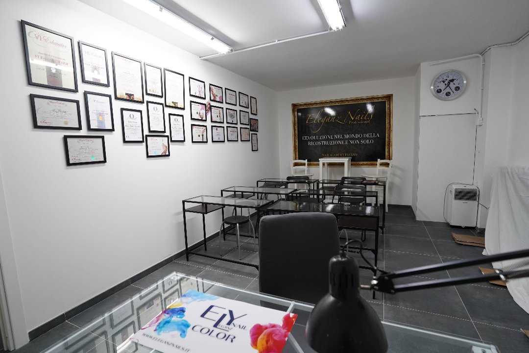 Eleganz Nails Academy, Fasano, Puglia