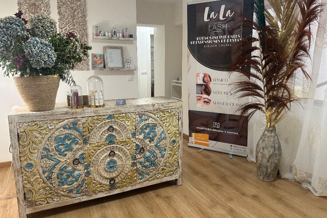Lala Lash Alicante - Expertos en Pestañas, Ensanche Diputación, Alicante