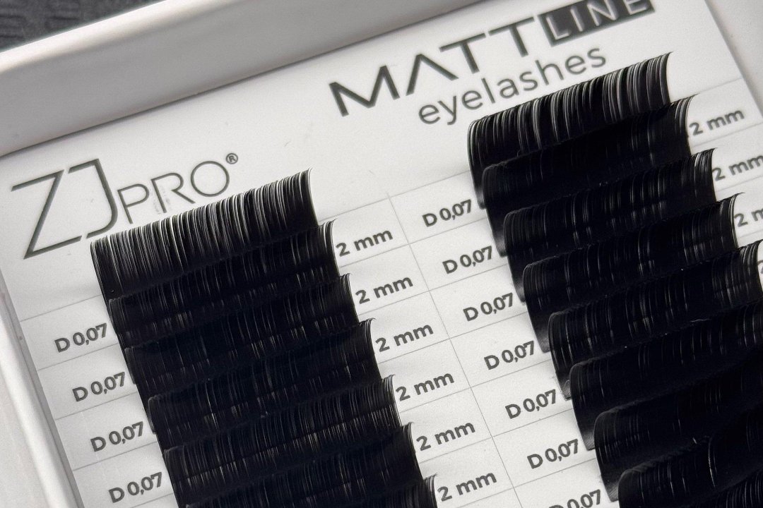 July - lash brow studio, Leiden