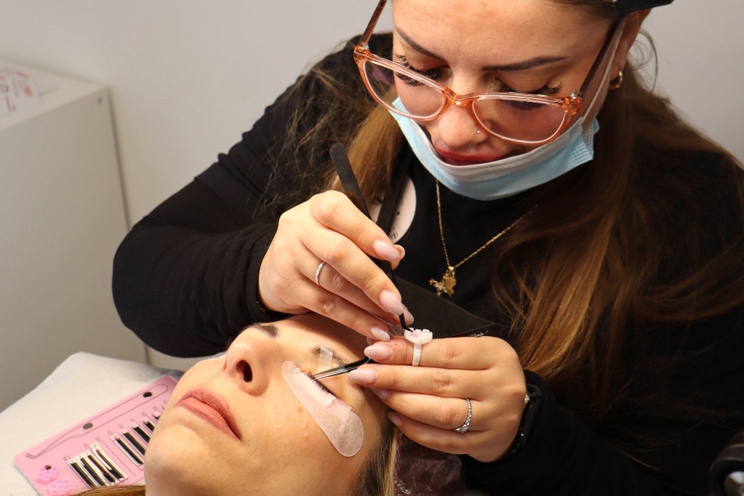 Sara'S LasheS, Ravenna, Emilia-Romagna