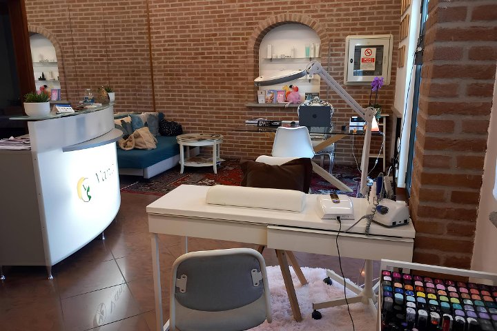 Vanity - Monza - Onglerie Monza - Photo de galerie - OneBooking