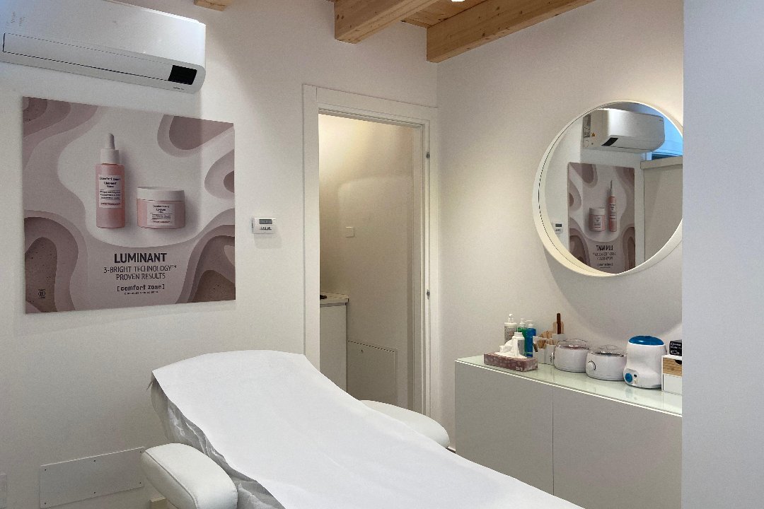 MS Beauty Corner, Cento, Emilia-Romagna