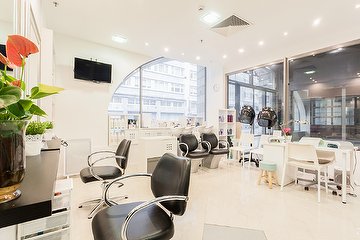 Salon Glossy Hair Spa