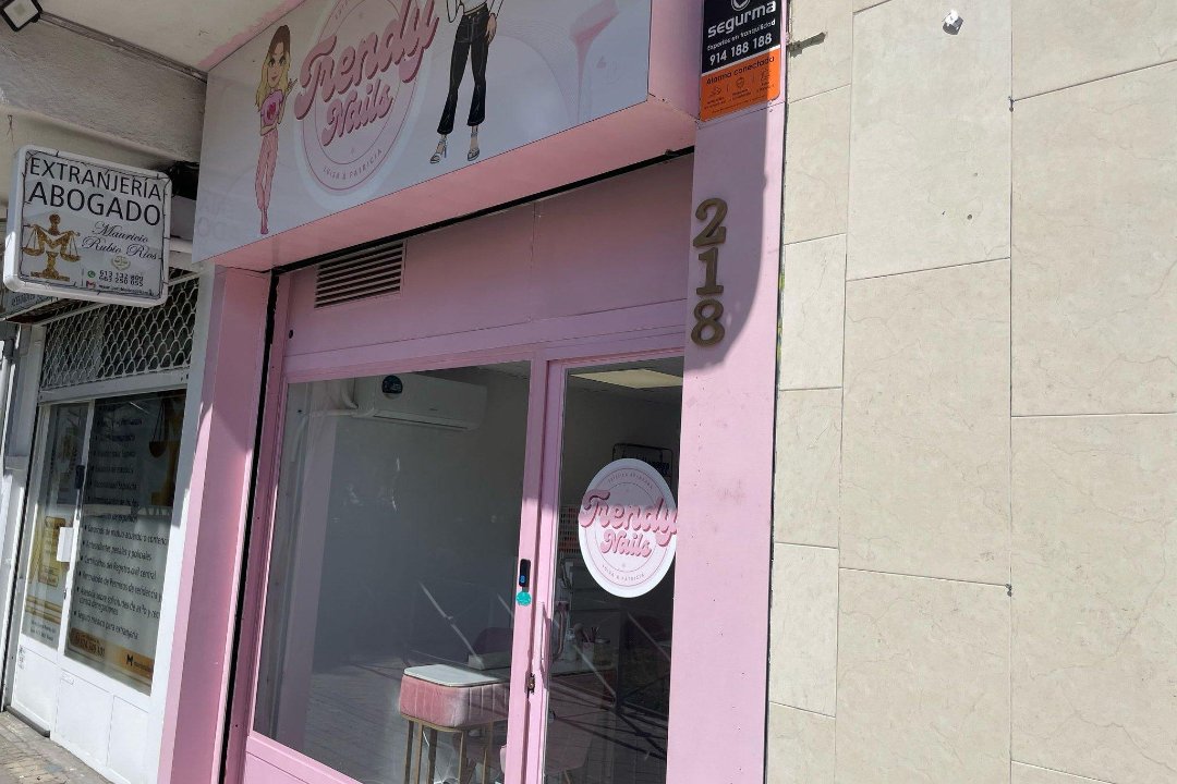 Trendy Nails Uñas y Estética, Vista Alegre, Madrid