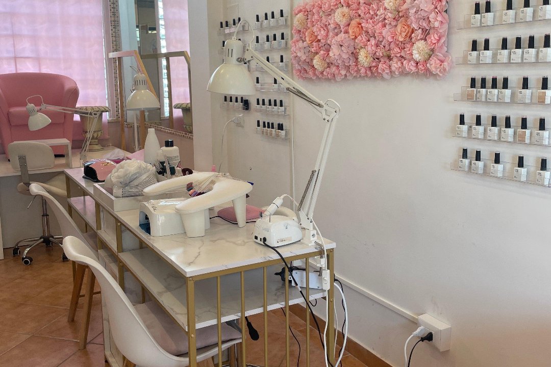 Nails and Beauty by Cinzia, Tomba di Nerone, Roma