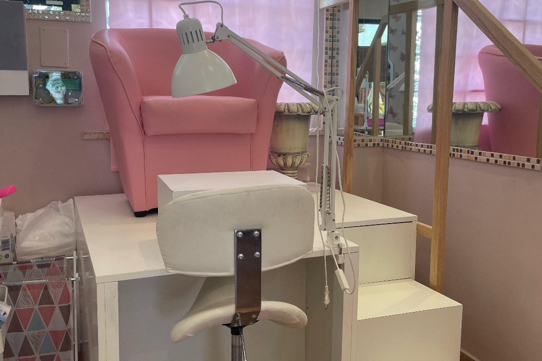 Nails and Beauty by Cinzia, Tomba di Nerone, Roma