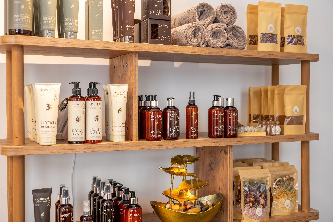 Sacred Lotus Hair Salon , Sarphatistraat, Amsterdam
