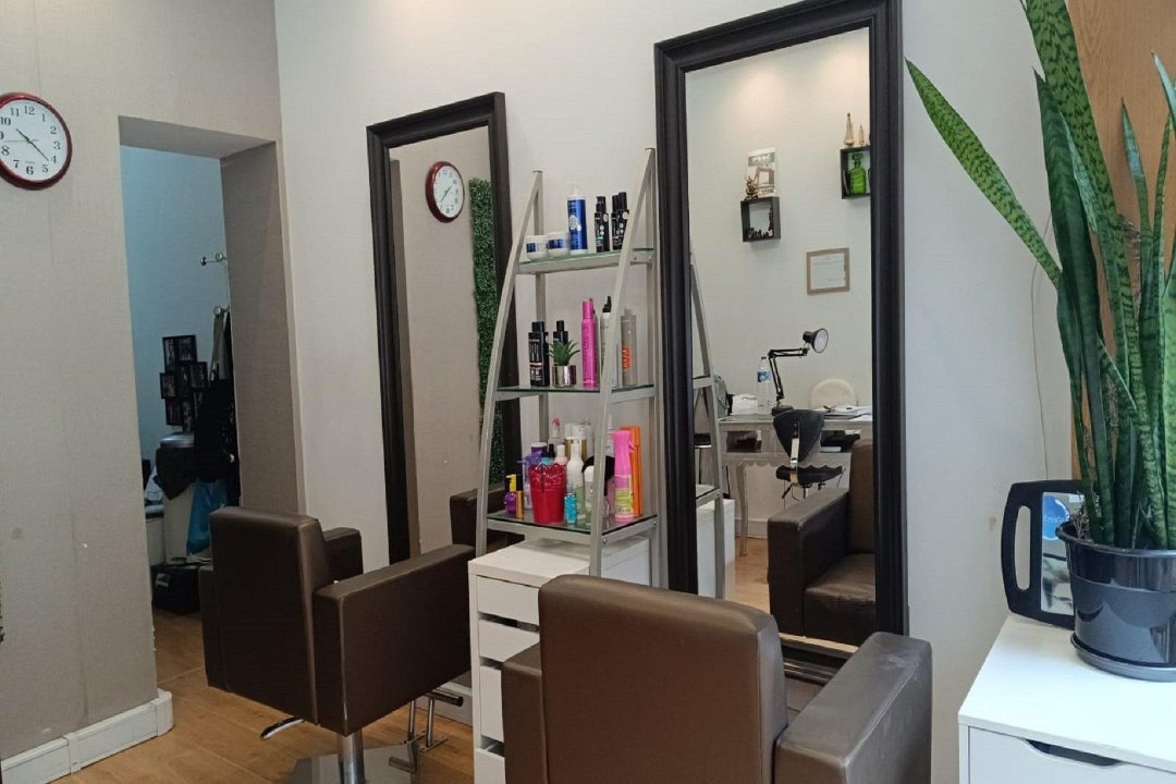 Milena Coly Cabeleireira - Especialista em Cachos, Almada