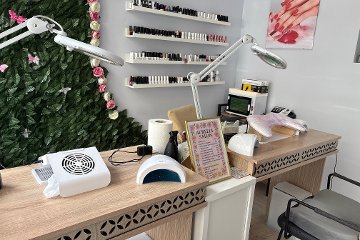 Aurelia Salons