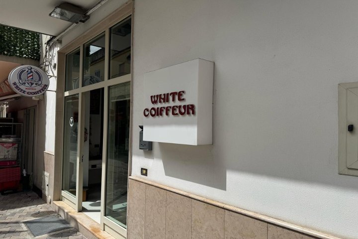 White Coiffeur di Pietro Agizza - Coiffure Volla - Photo de couverture - OneBooking