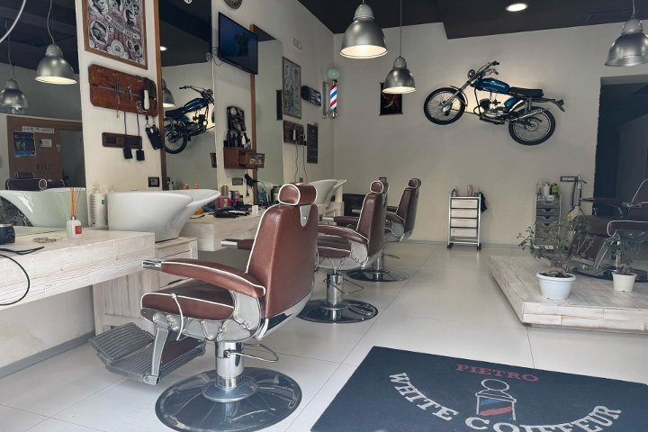 White Coiffeur di Pietro Agizza - Coiffure Volla - Photo de galerie - OneBooking