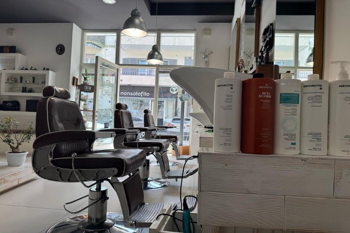 White Coiffeur di Pietro Agizza - Coiffure Volla - Photo de galerie - OneBooking