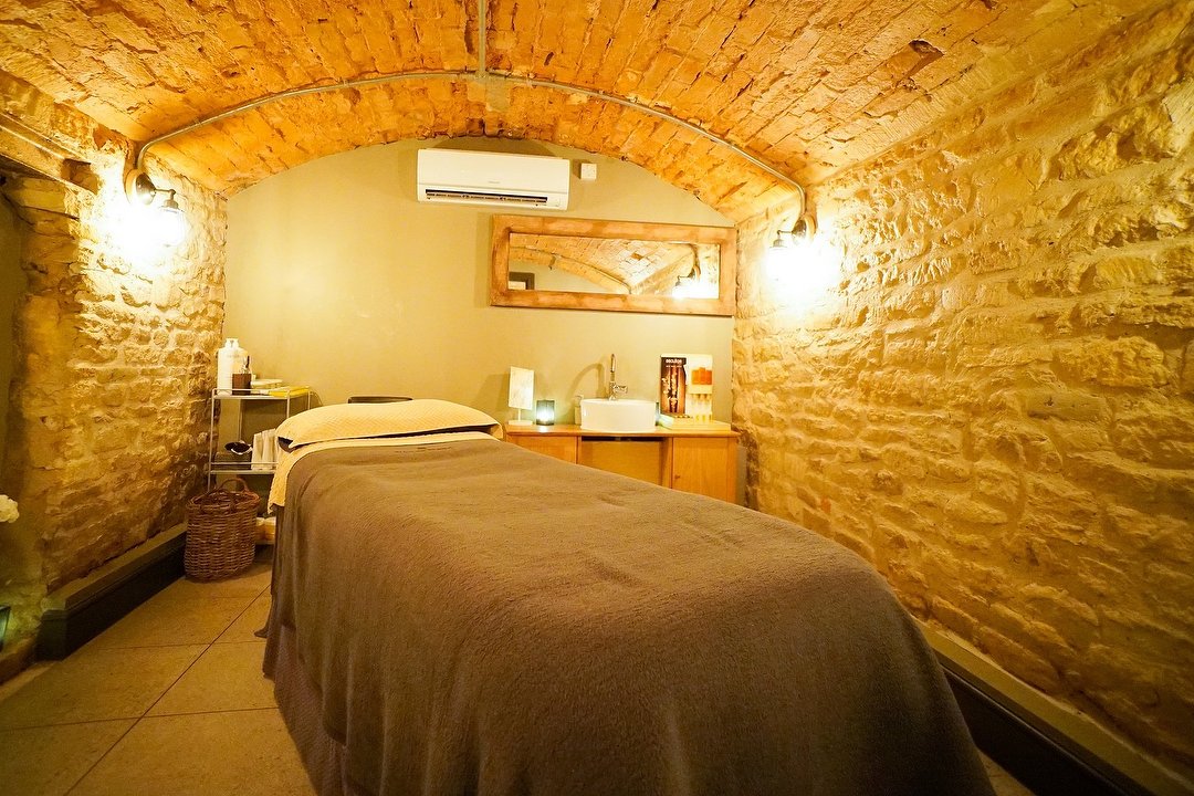 The Vaulted Spa at the Kings Head Hotel, Cirencester, Gloucestershire