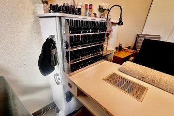 Bella Nathy Nails