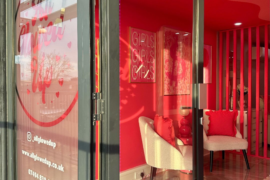All Glowed Up, Loughton, Essex