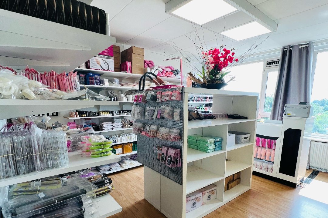 All4Beauty by Linh nagelstudio, Parkweg metro, Zuid-Holland