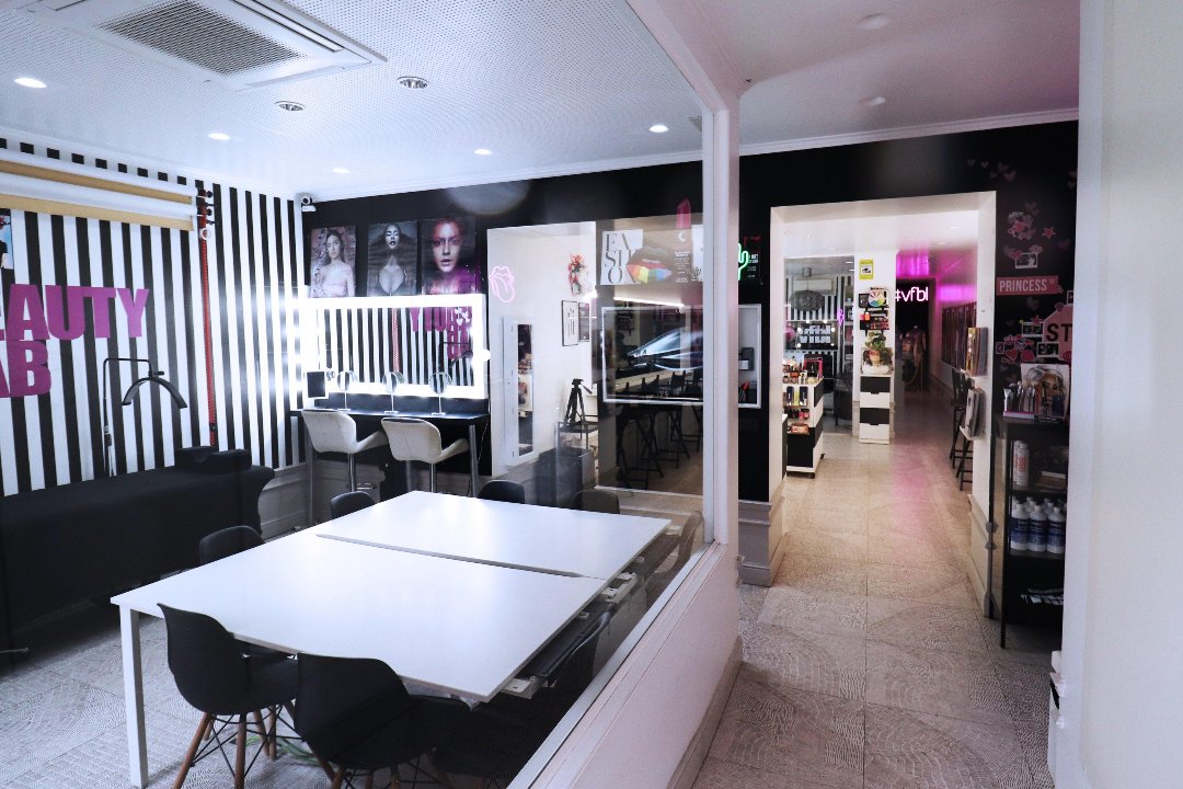 Victoria Fashionland, Huertas, Madrid