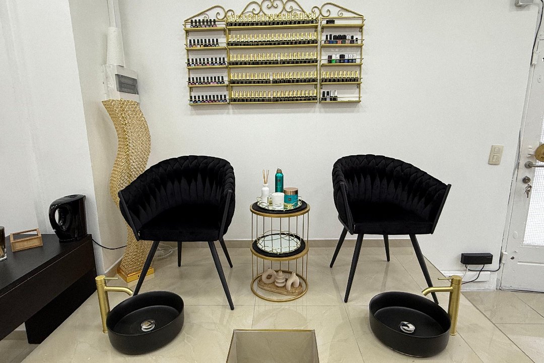 Hair by Leyla - WOMEN ONLY - Hijab Friendly, Weststation, Sint-Jans-Molenbeek