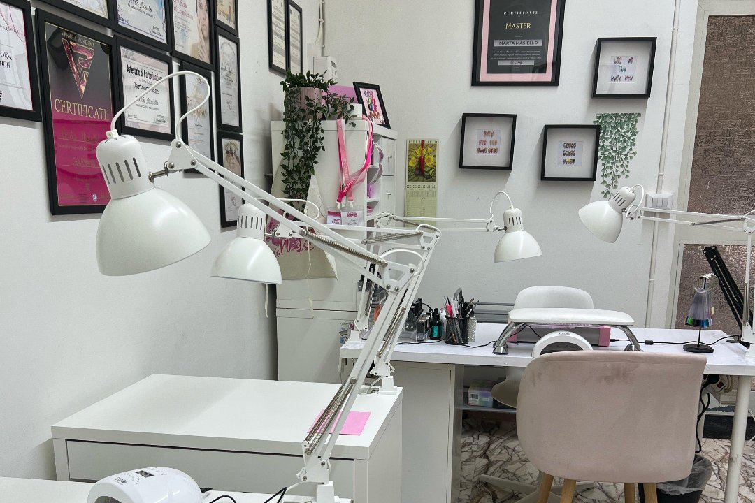 Emme Nails di Marta Masiello, Via dell'Epomeo, Napoli