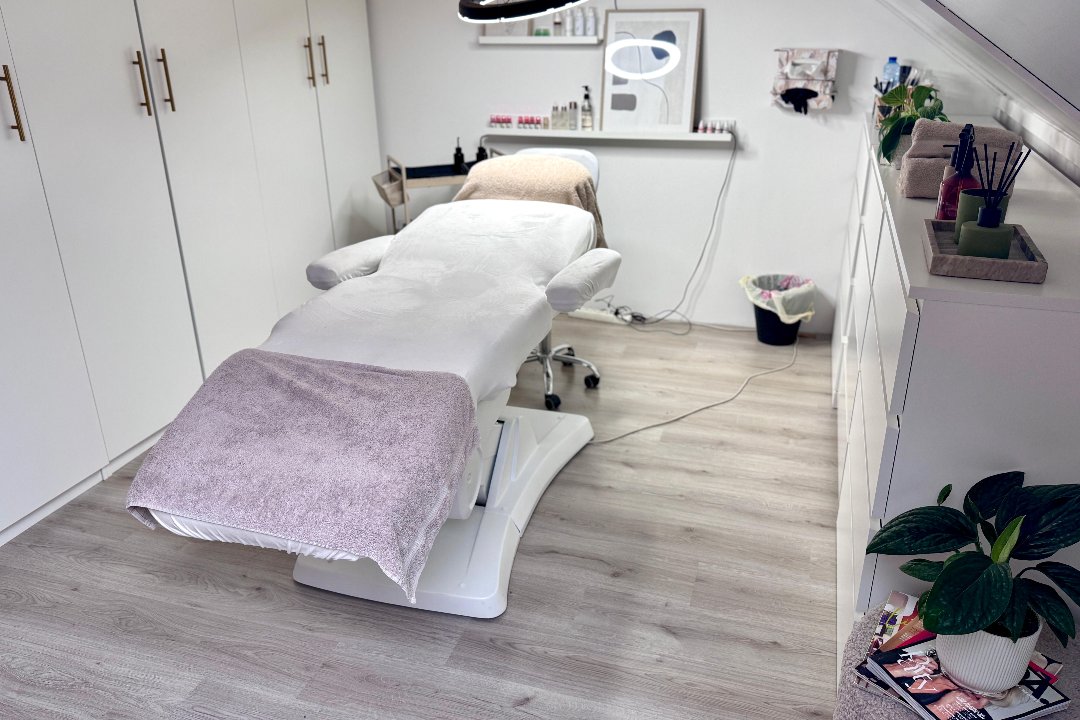 Lash is More, Houten, Provincie Utrecht