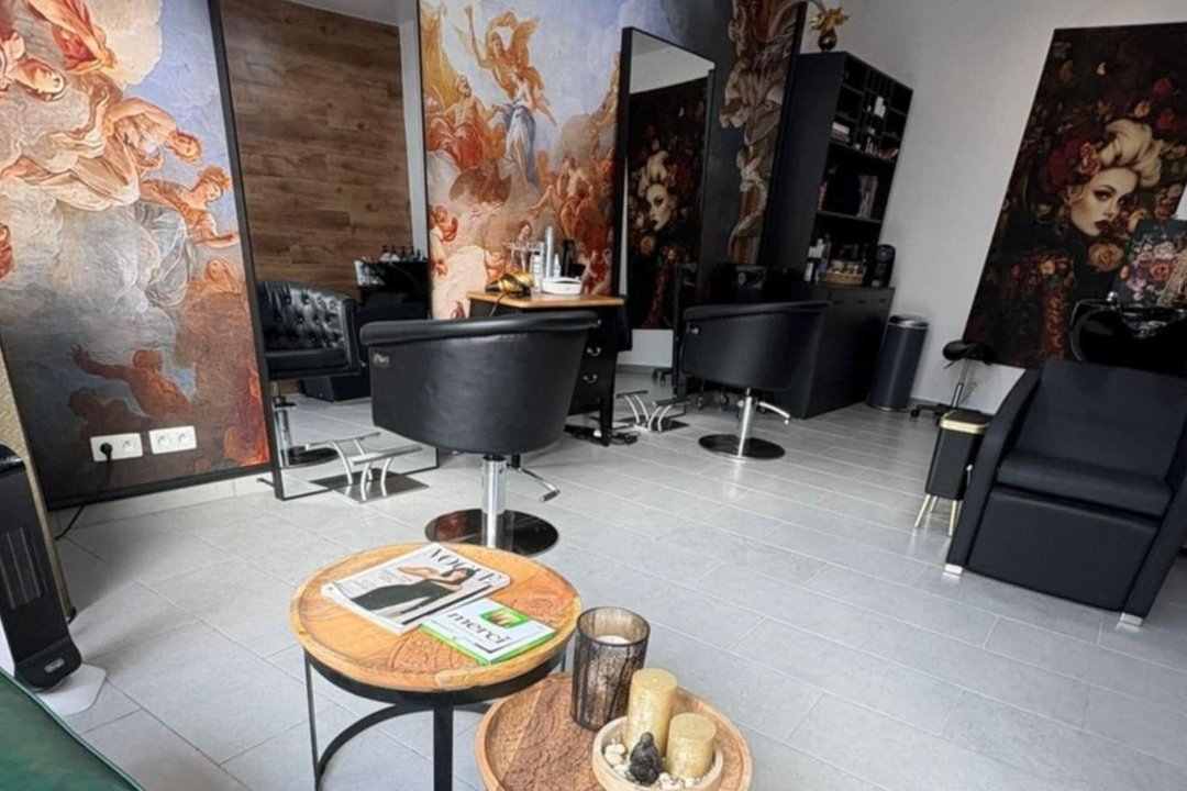 Nelinda Ivanova - Professional Hairstyle, Helmet, Schaerbeek