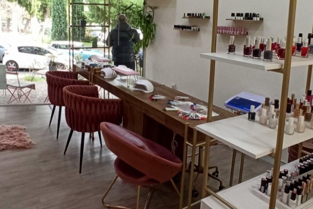 Nails Story Πεύκη, Marousi, Αττική