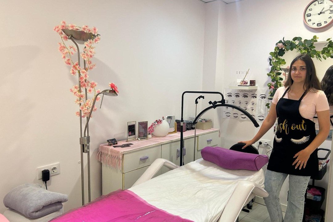 Lash Tech by Vladis, Albors, Valencia