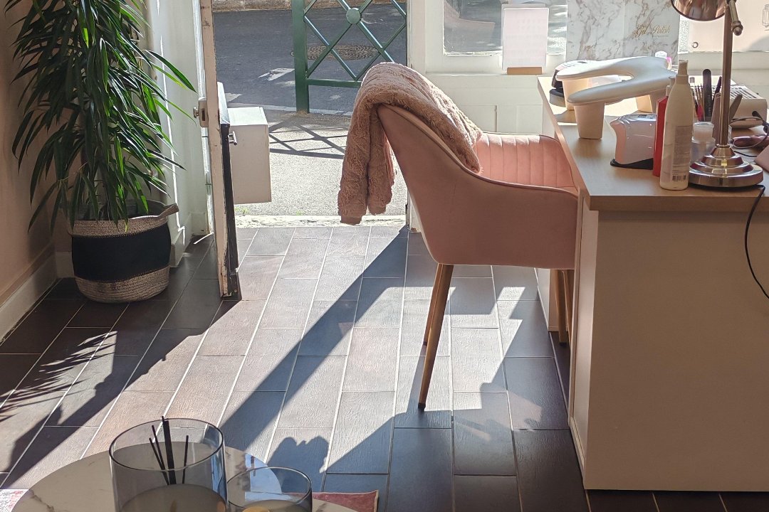 MVnails, Rueil-Malmaison, Hauts-de-Seine