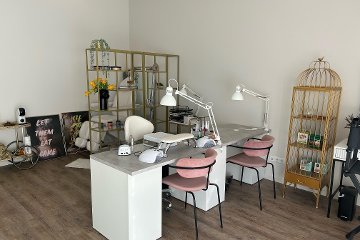 Vaiva_nailshouse