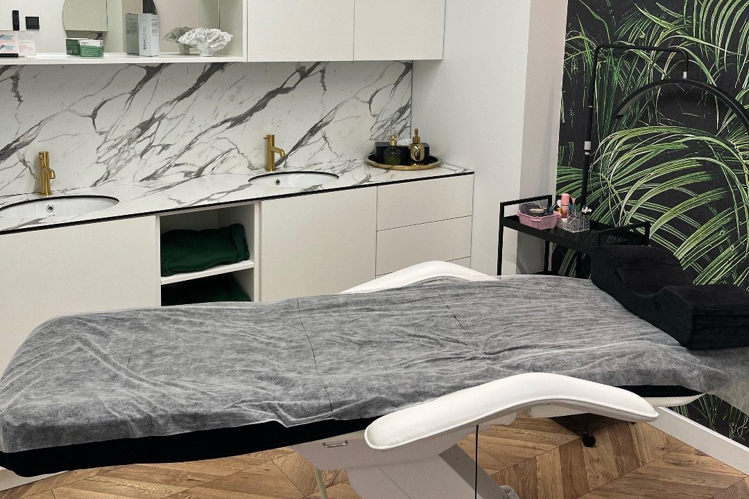 Ingridos blakstienos (Sano beauty house), Kauno gatve, Vilnius