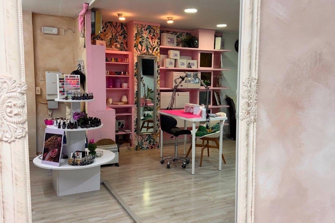 Tina Studio Beauty Cornellà, Almeda, Provincia de Barcelona