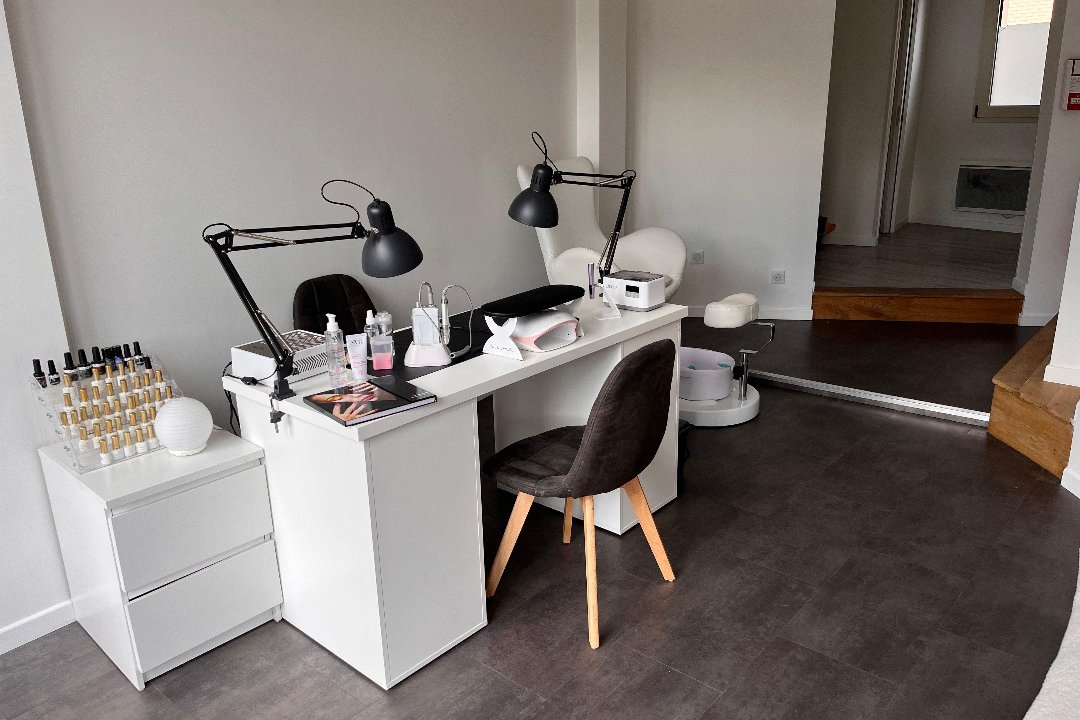Zima Beauty, Saint-Ouen, Seine-Saint-Denis