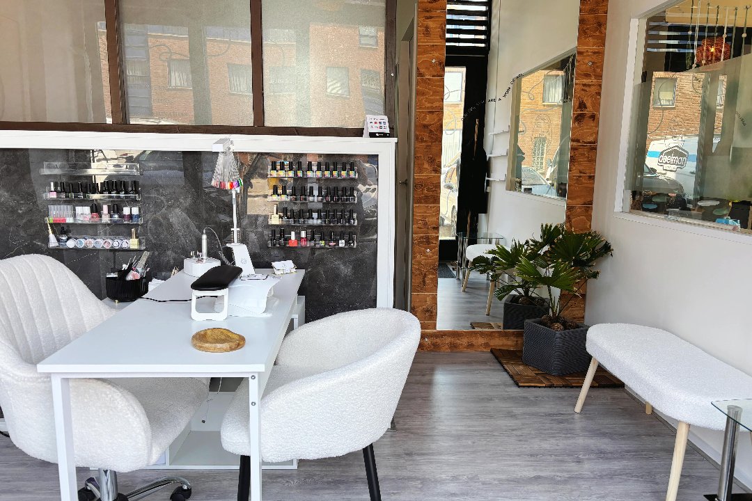 Nafsi Beauty, Vissershaven, The Hague