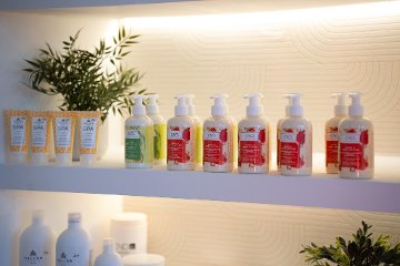 Aura Beauty Salon