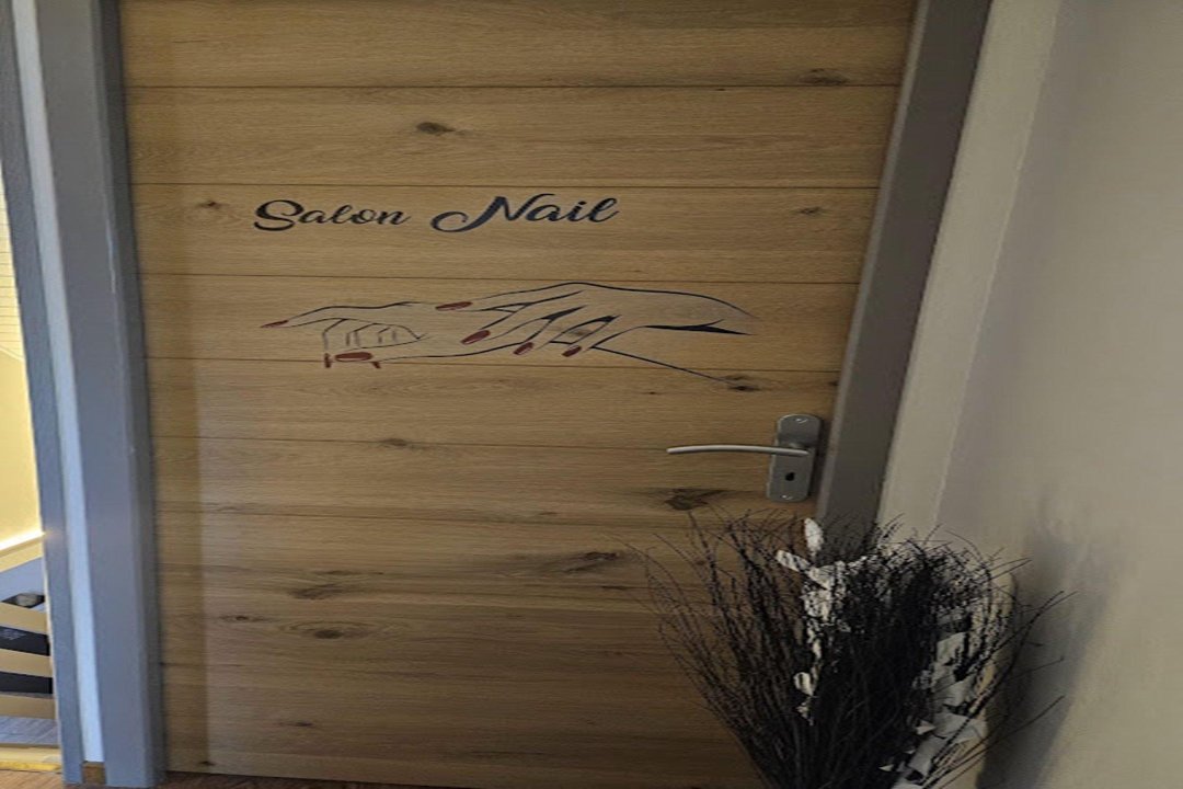 Salon Privé Nails Ymene, La Queue En Brie, Val-de-Marne