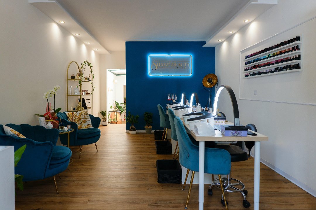 Shake Beauty Studio, Pian due Torri, Roma