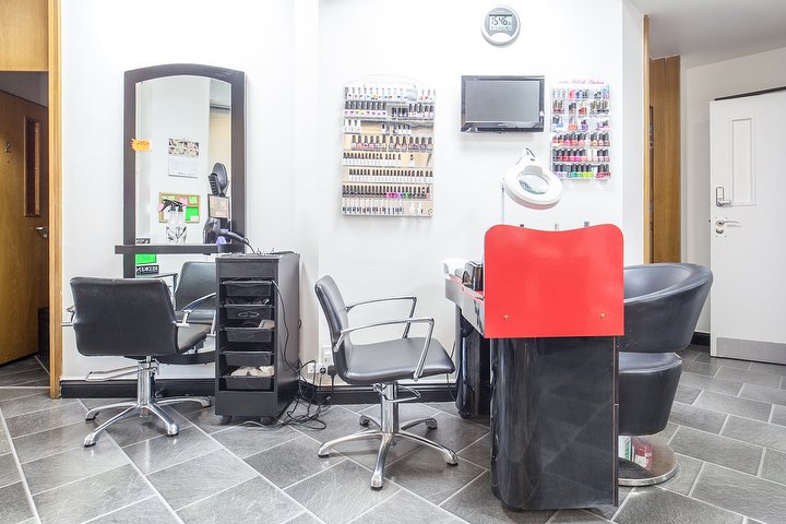 Lux Studio - Hounslow | Hair Salon in Hounslow, London - Treatwell