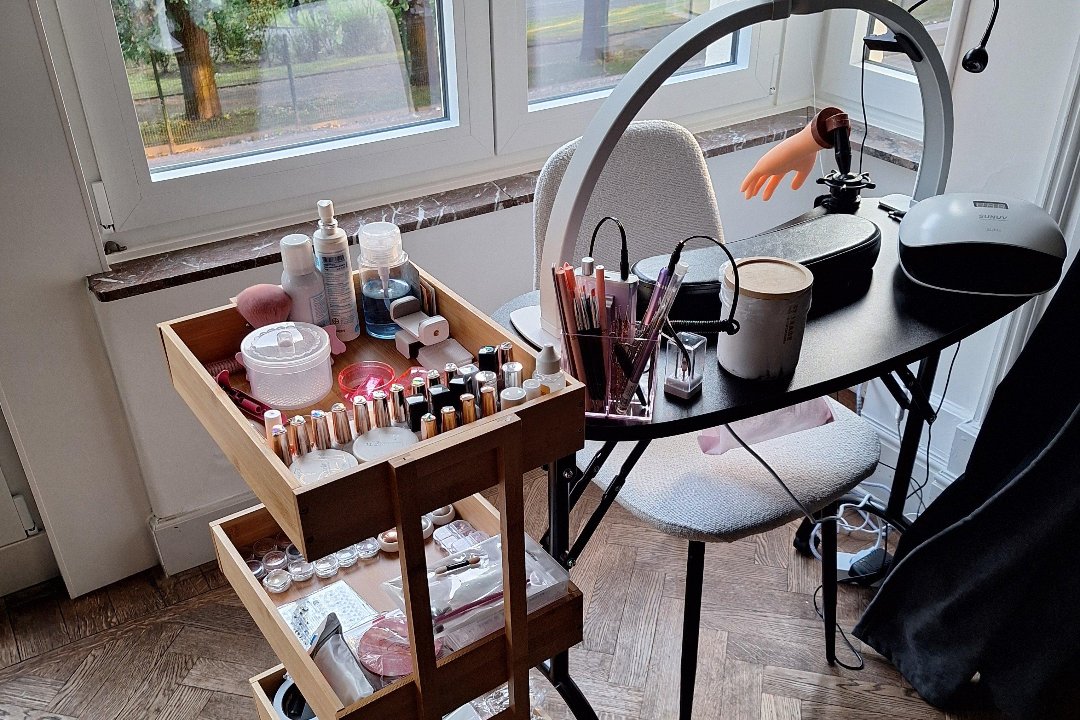 L'Nails, Kortrijk