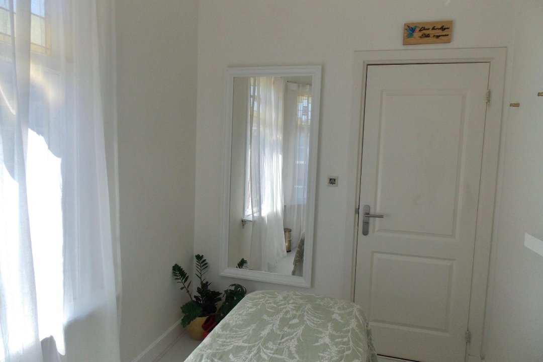 Thadea Aesthetics, Laakkwartier en Spoorwijk, The Hague