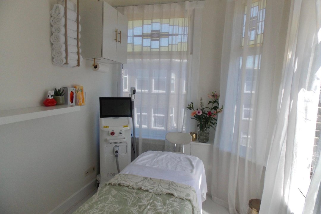 Thadea Aesthetics, Laakkwartier en Spoorwijk, The Hague